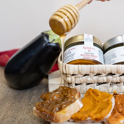 Filet de miel sur des tartines aux tartinables marocains Képices