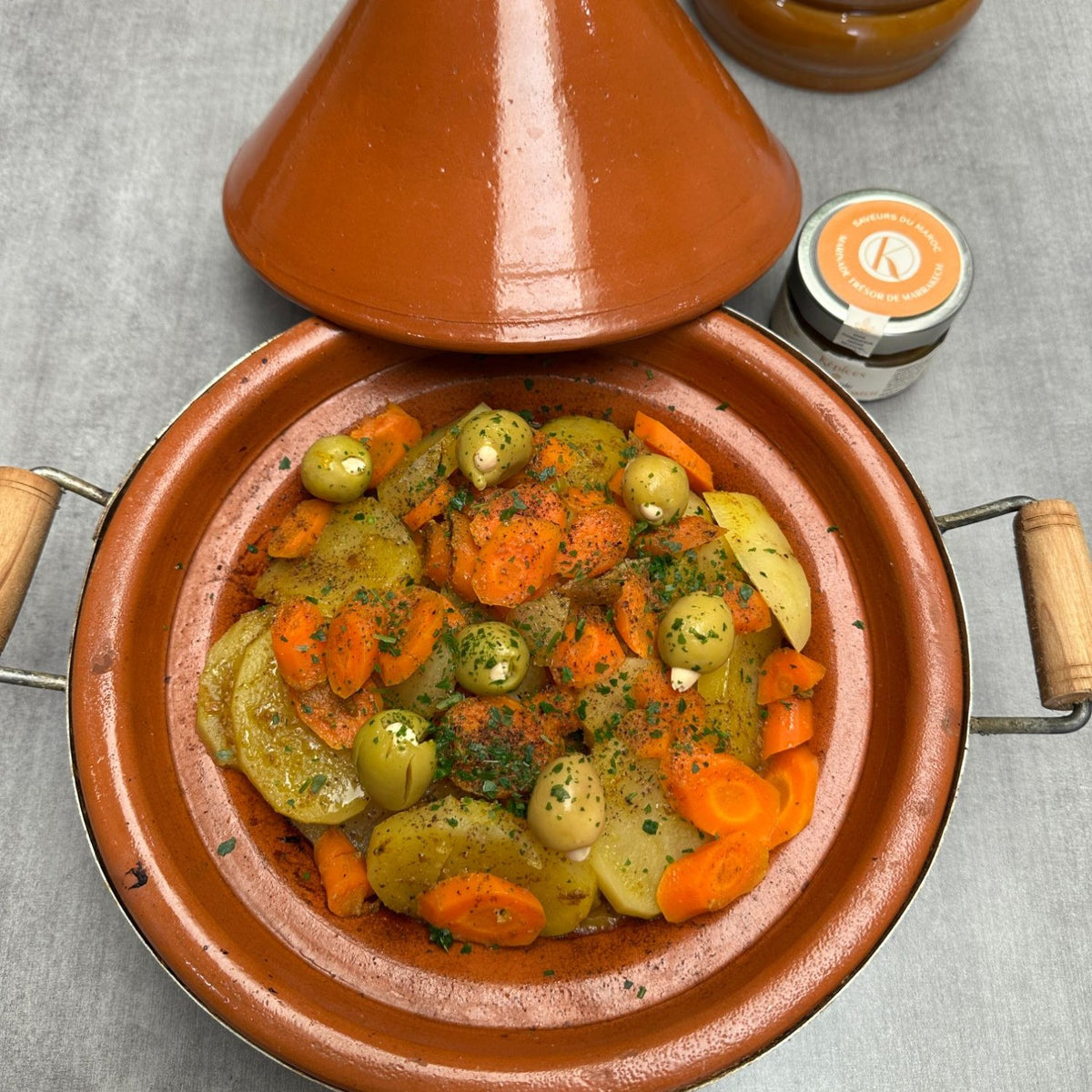 Tajine marocain cuisiné avec une marinade Képices