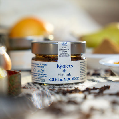 Texture de la marinade Soleil de Mogador Képices – mélange artisanal d’ail, persil, paprika et cumin.